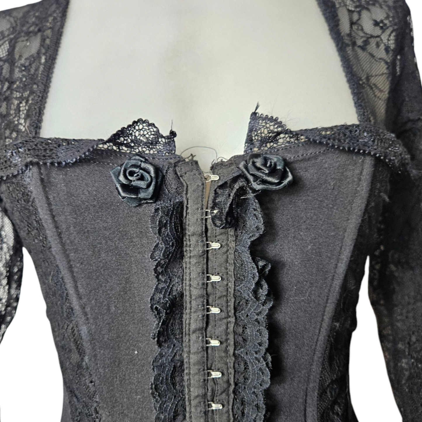 Haut whimsigoth détails dentelle