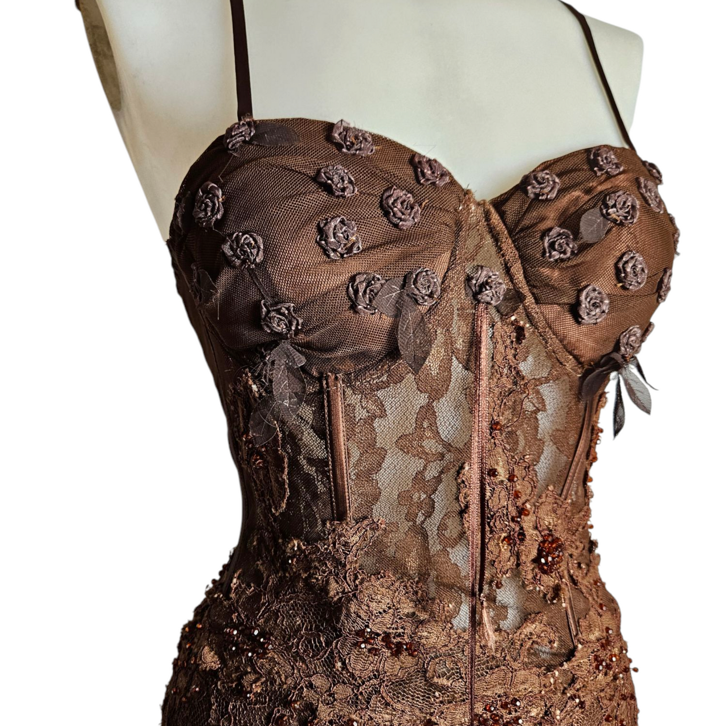 Robe en dentelle brodée