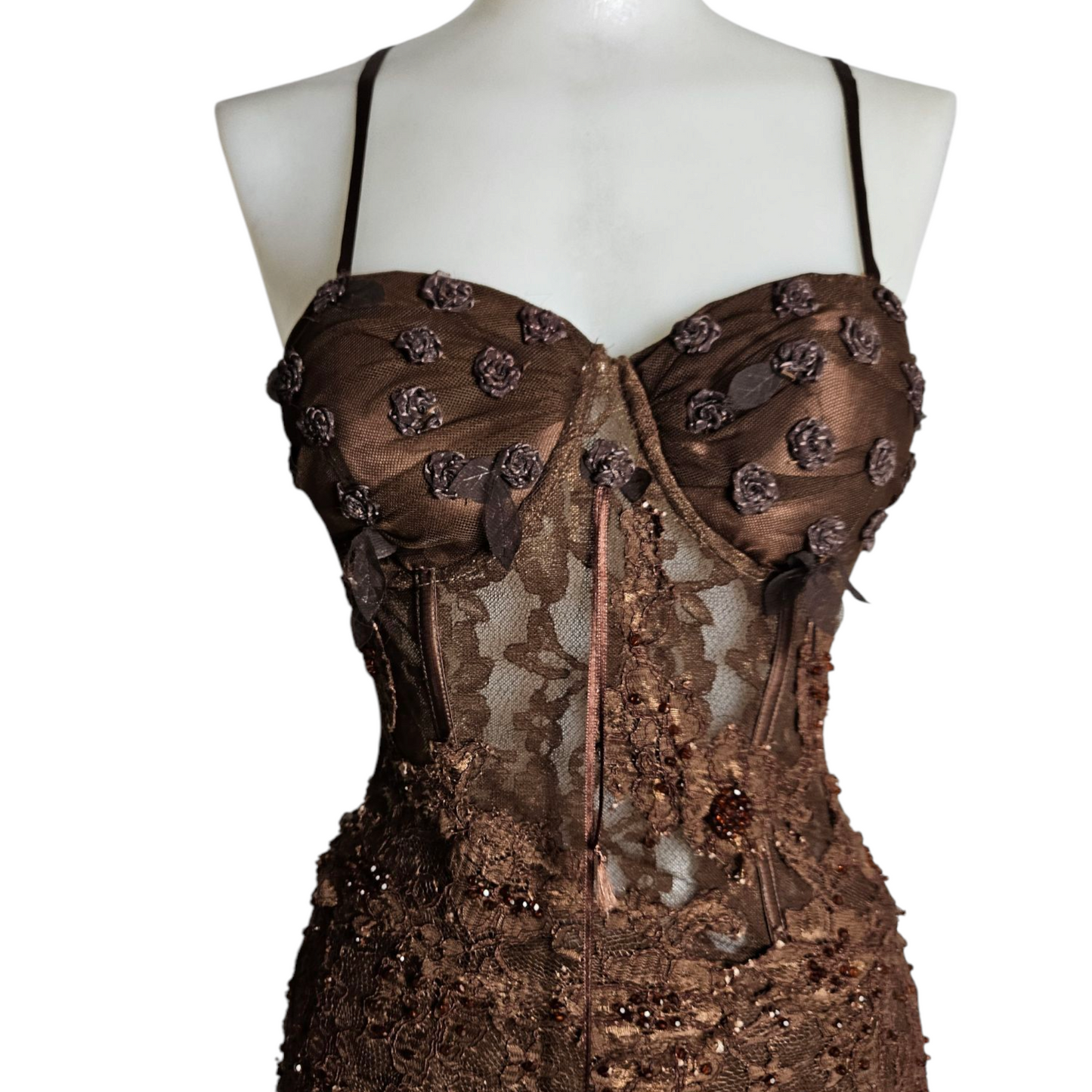 Robe en dentelle brodée