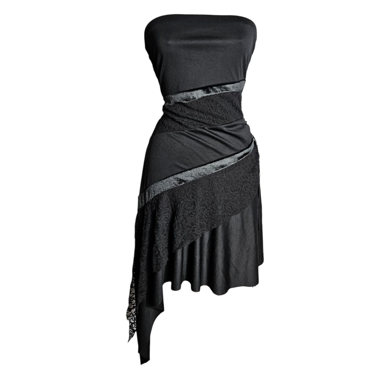 Robe strapless asymétrique détails dentelle