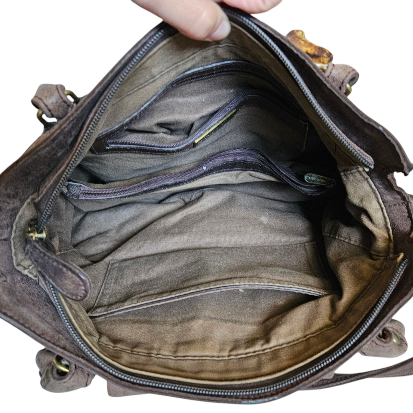 Multi-pocket leather bag