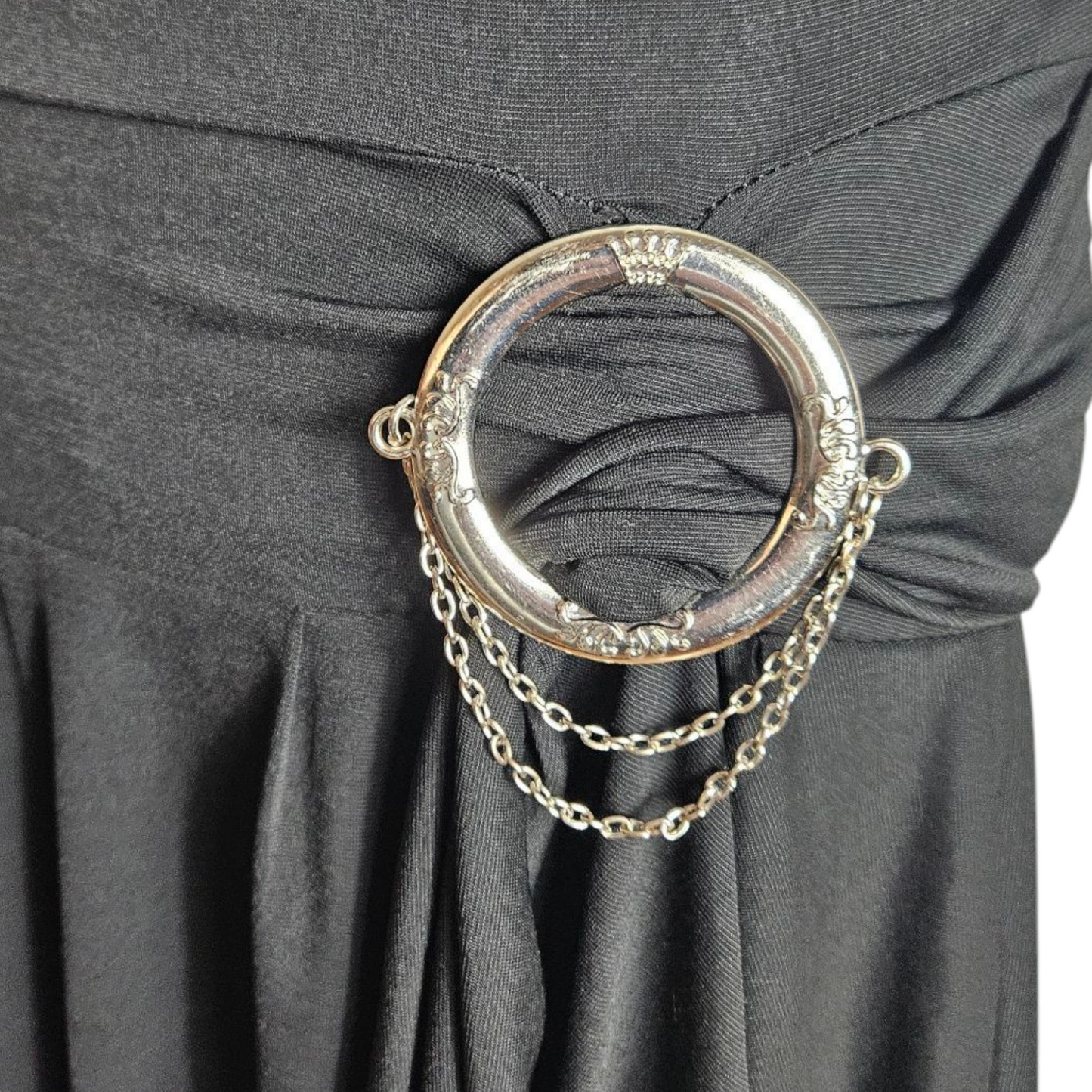 Robe strapless à boucle