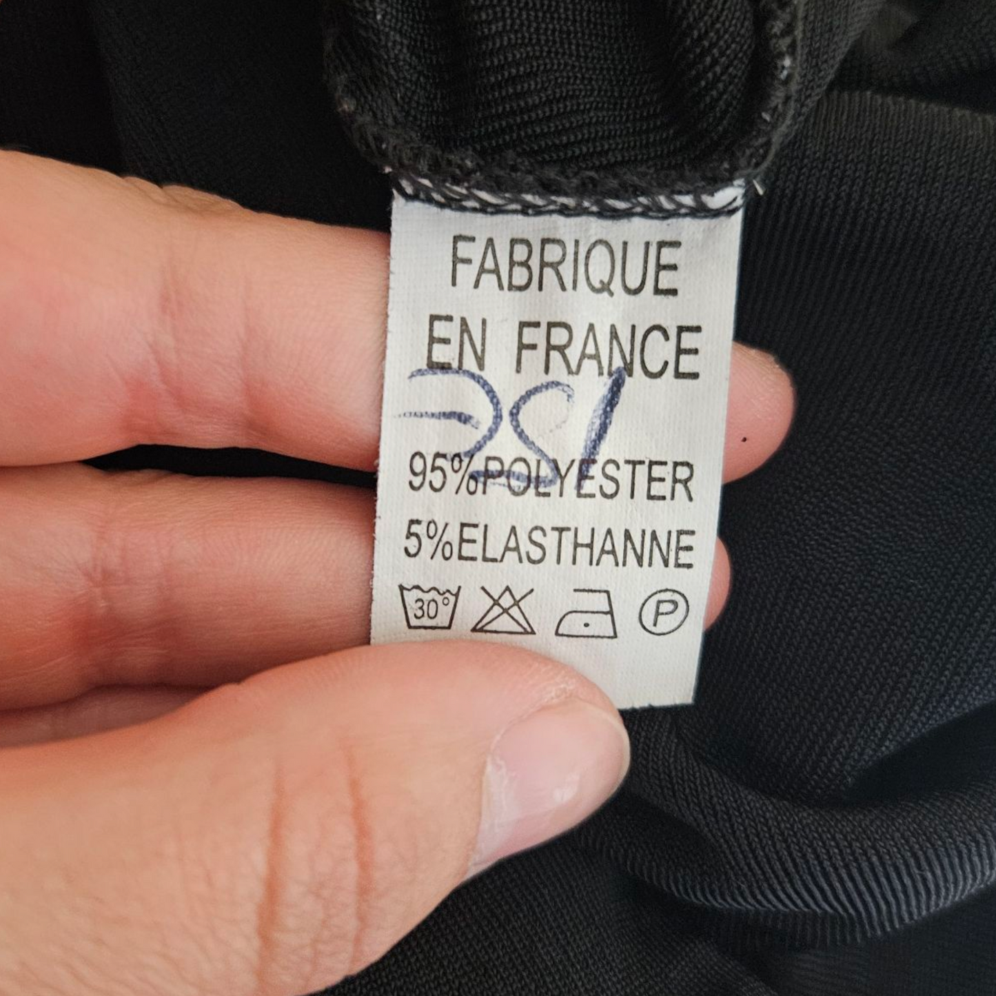 Robe col bénitier détails brillants