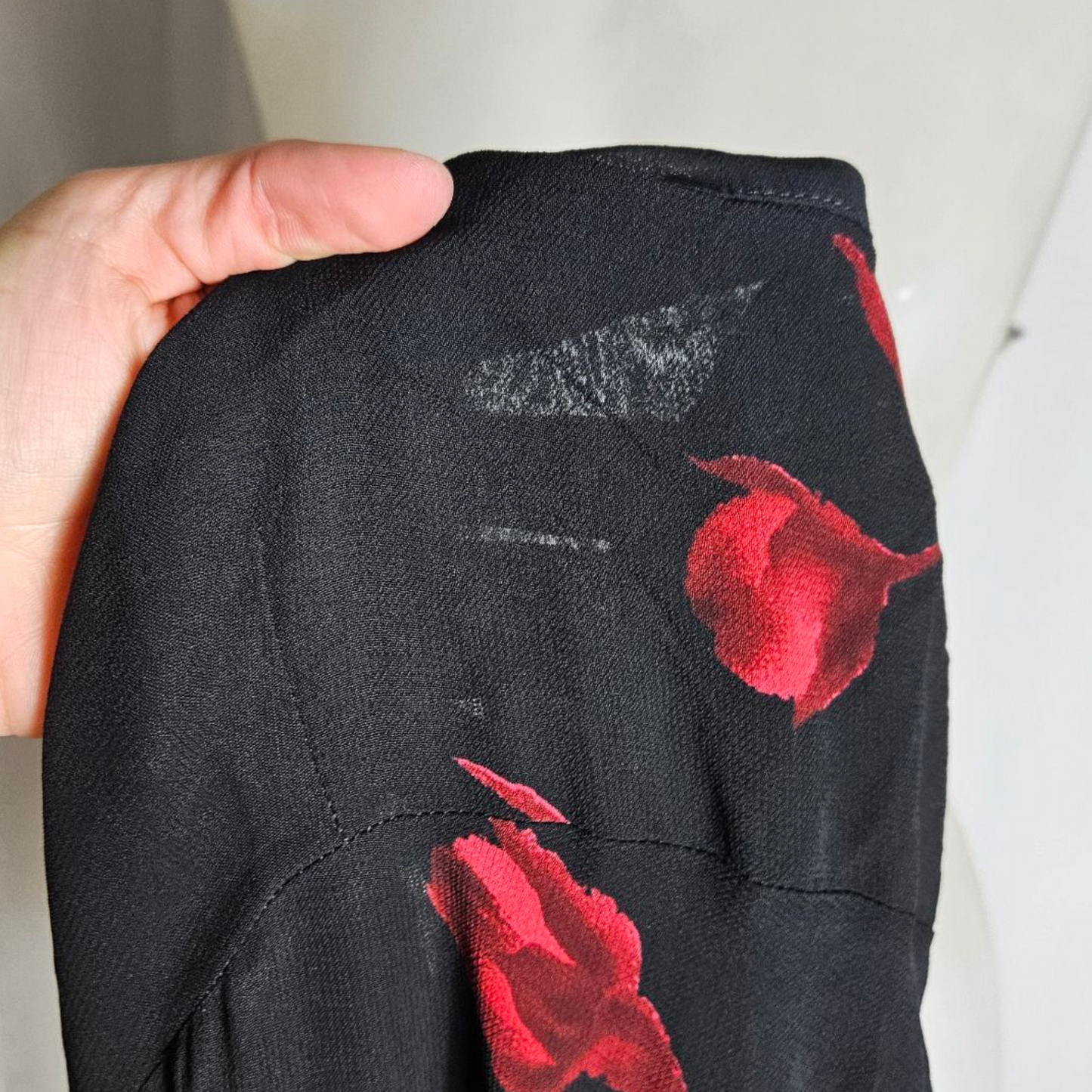 Robe asymétrique en voile fleuri