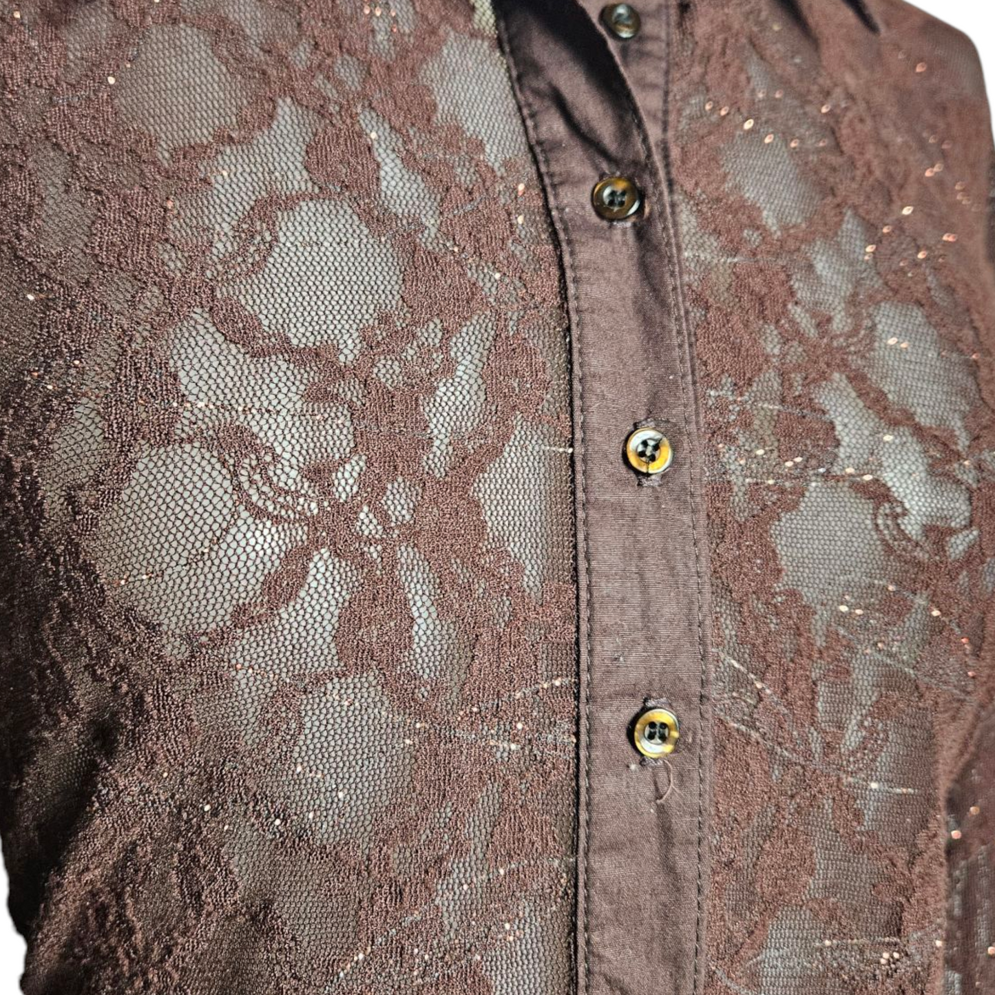 Chemise en dentelle détails dorés