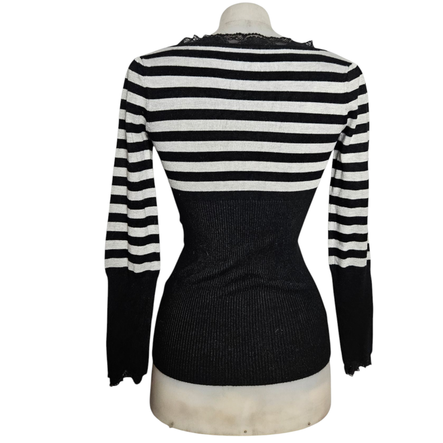 Pull léger col V