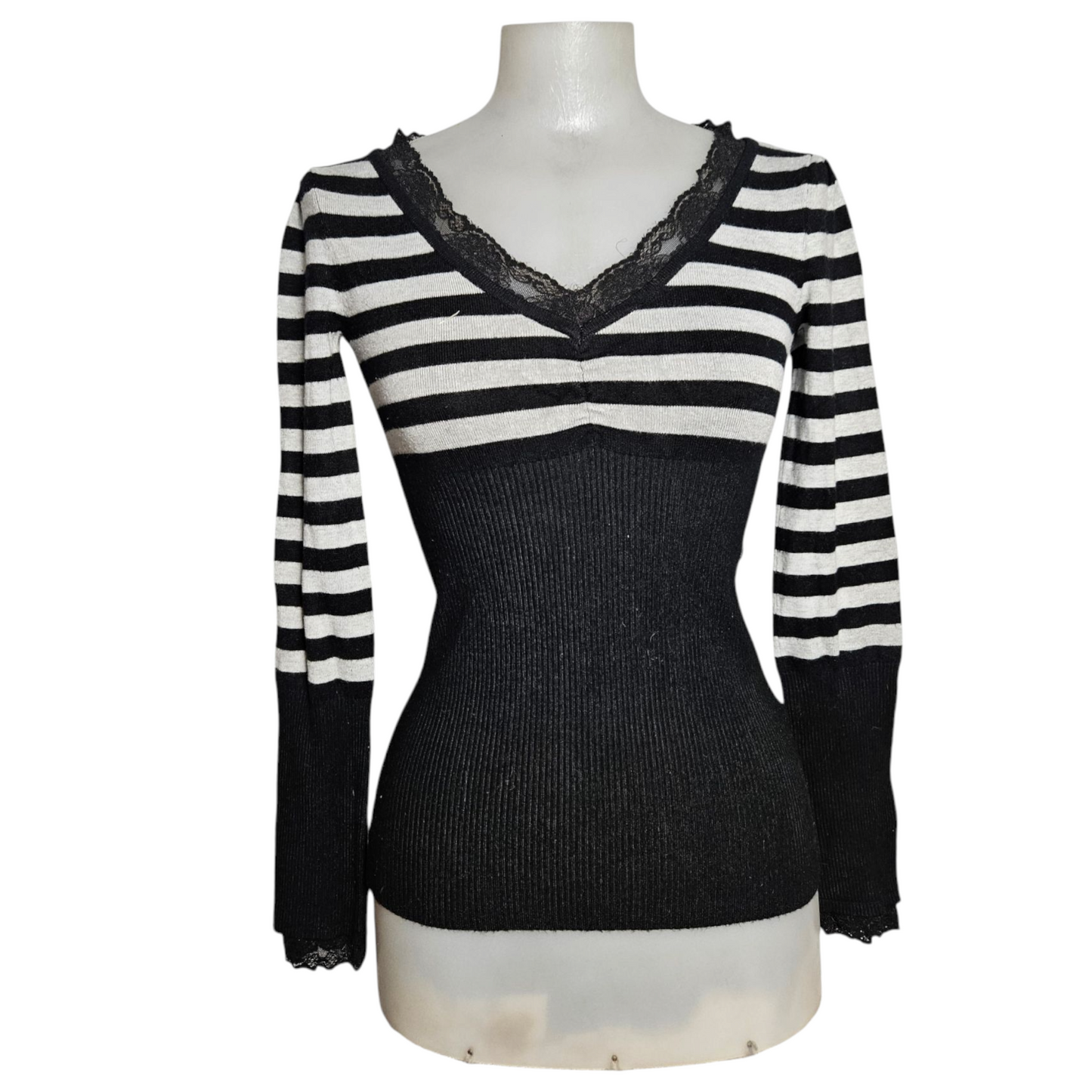 Pull léger col V