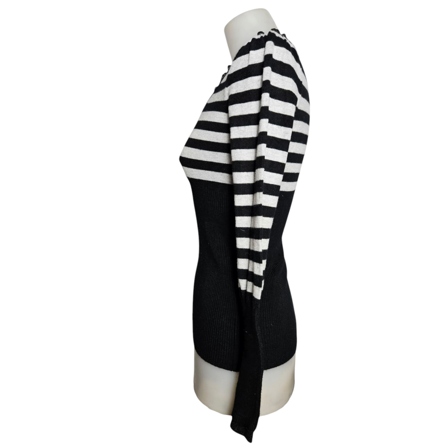 Pull léger col V