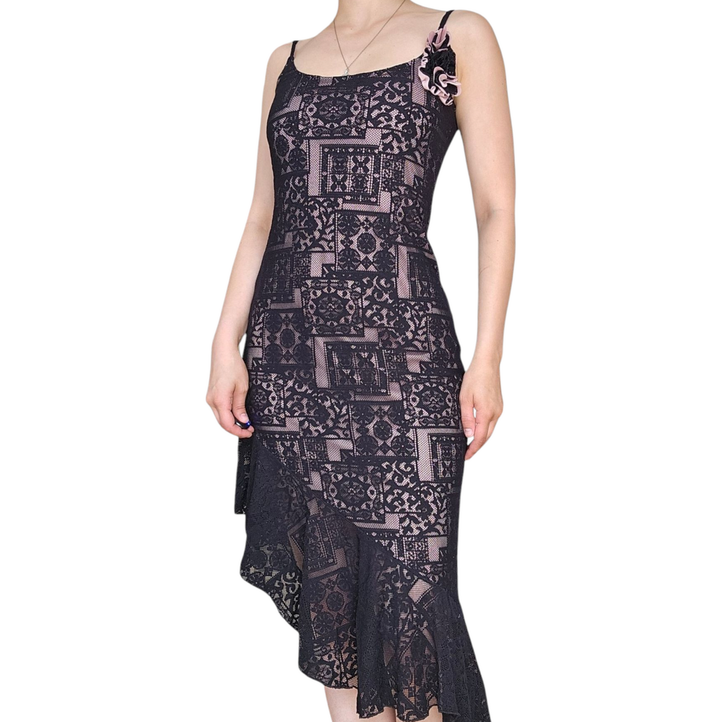 Robe en dentelle noire et rose