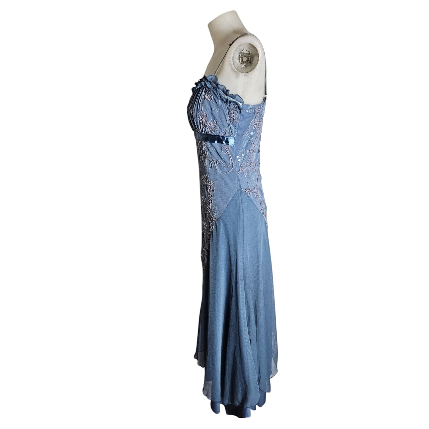 Robe asymétrique en voile brodé