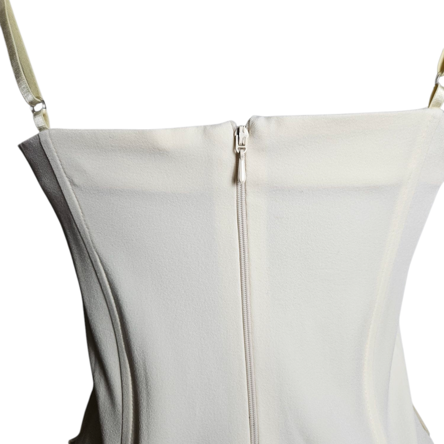Haut esprit corset details voile et broche