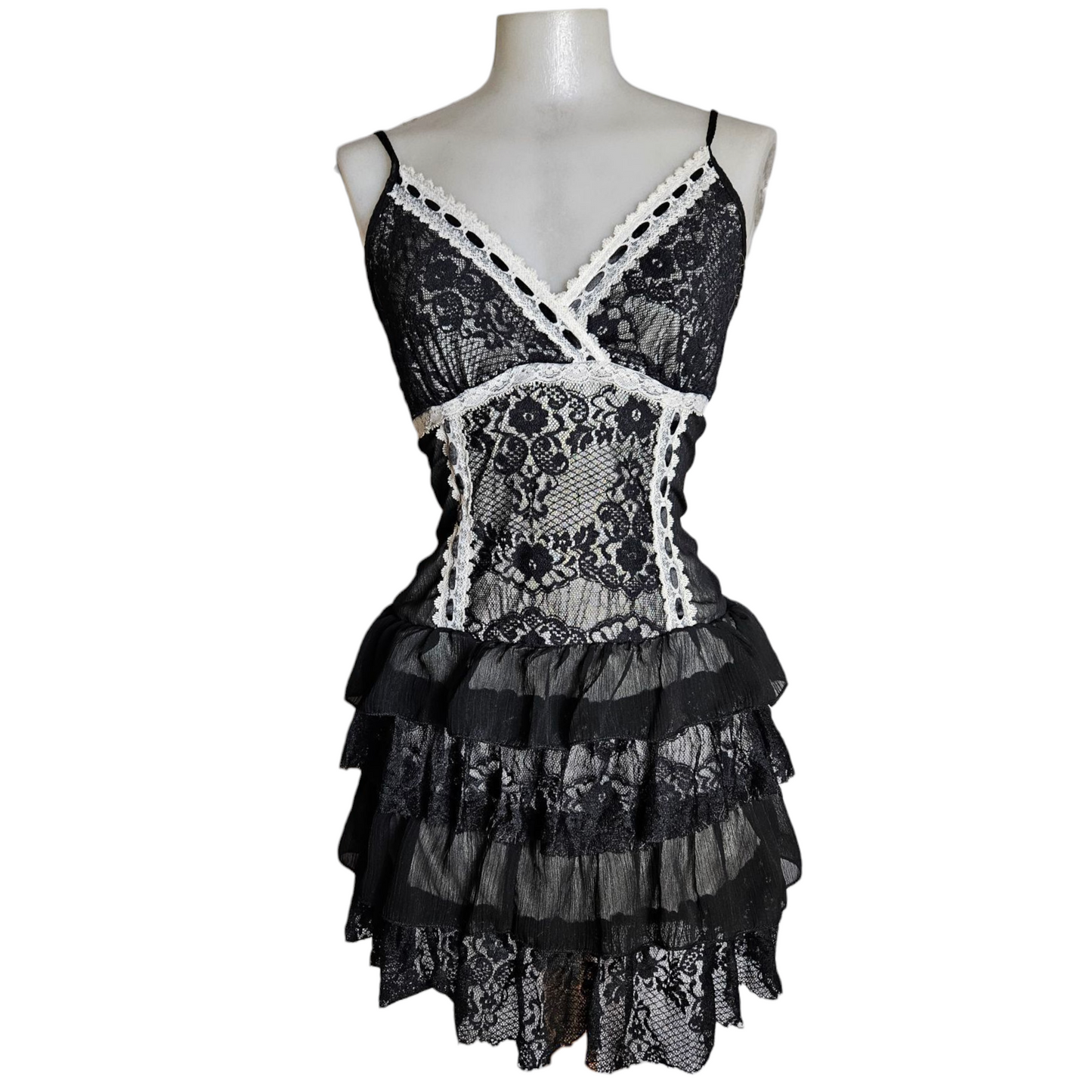 Robe à volants détails dentelle