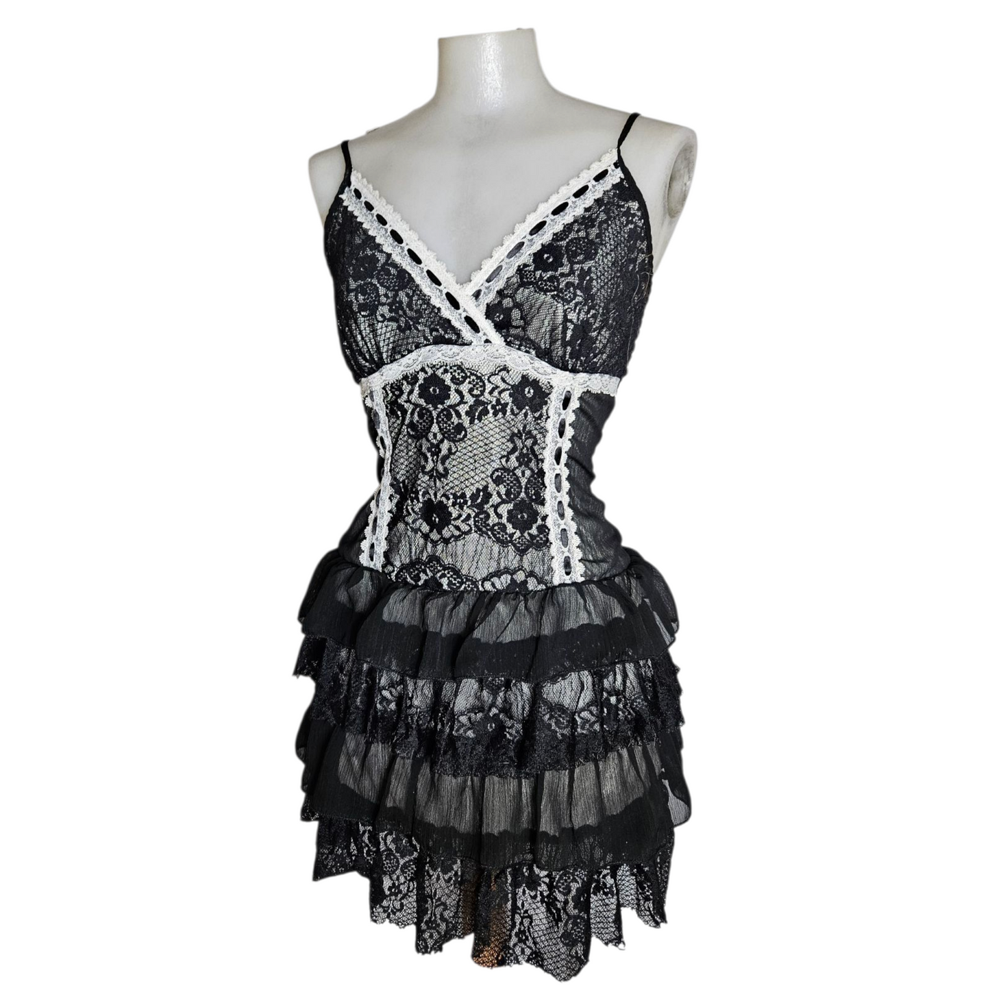 Robe à volants détails dentelle