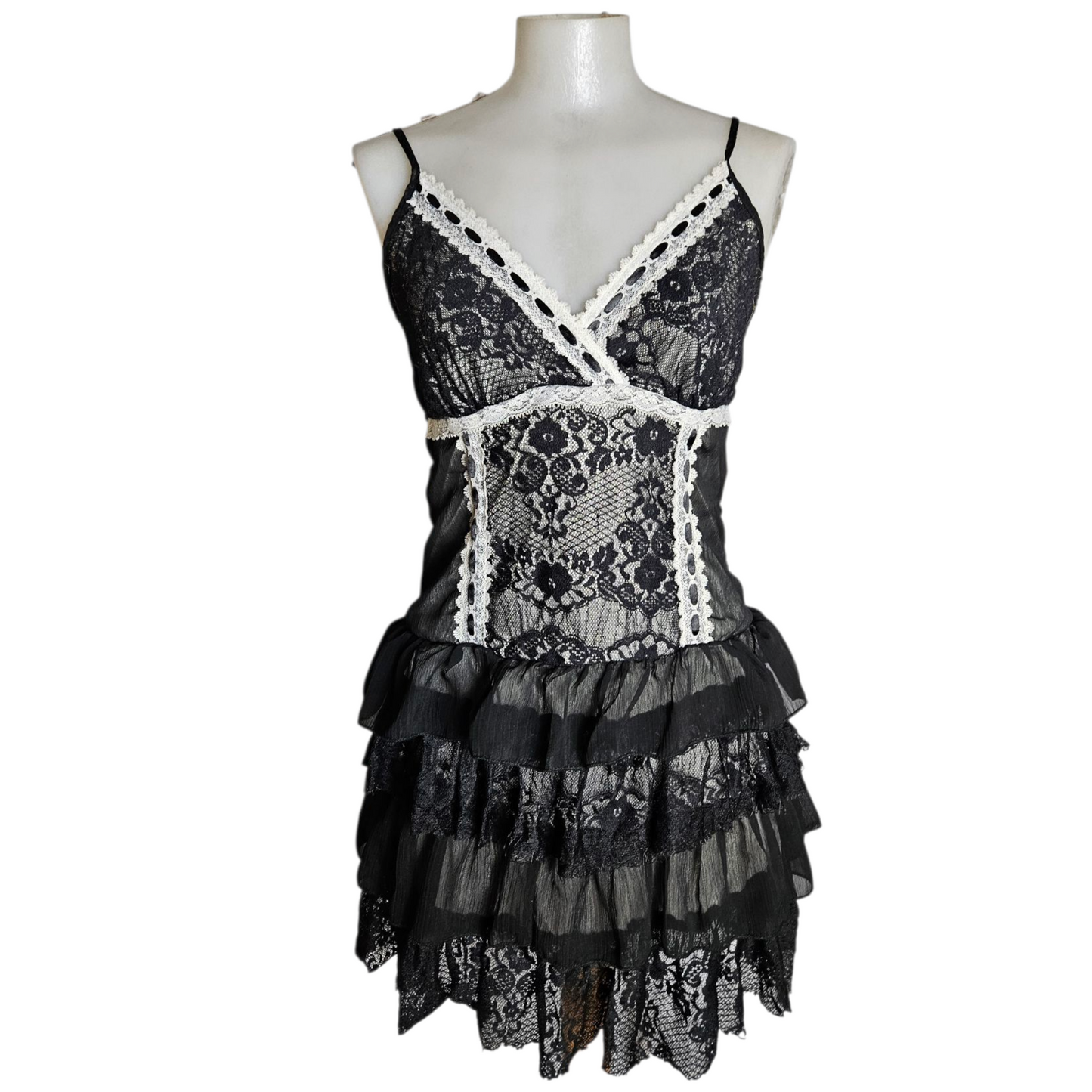 Robe à volants détails dentelle