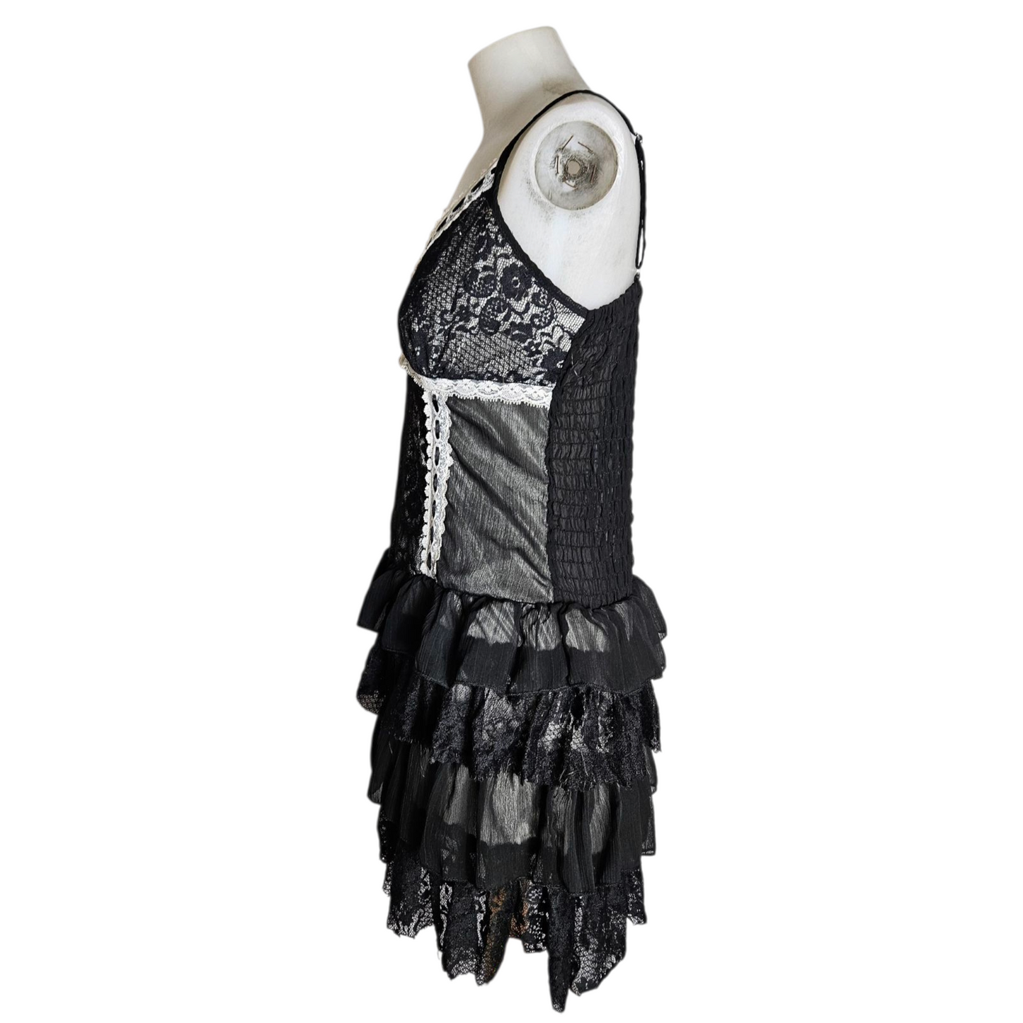 Robe à volants détails dentelle