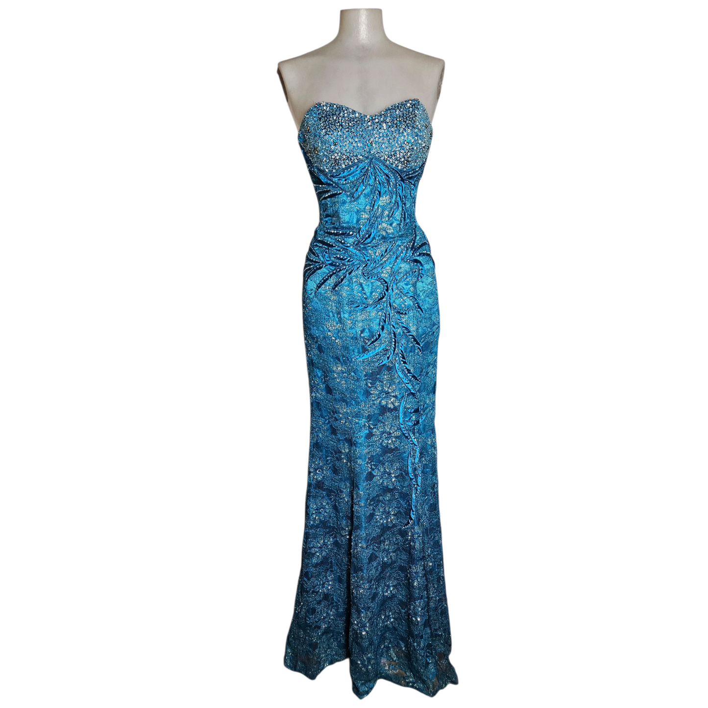 Robe de soirée brodée de perles et sequins