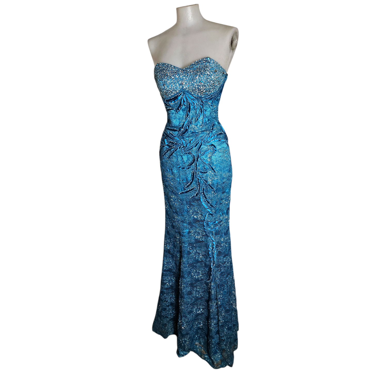 Robe de soirée brodée de perles et sequins