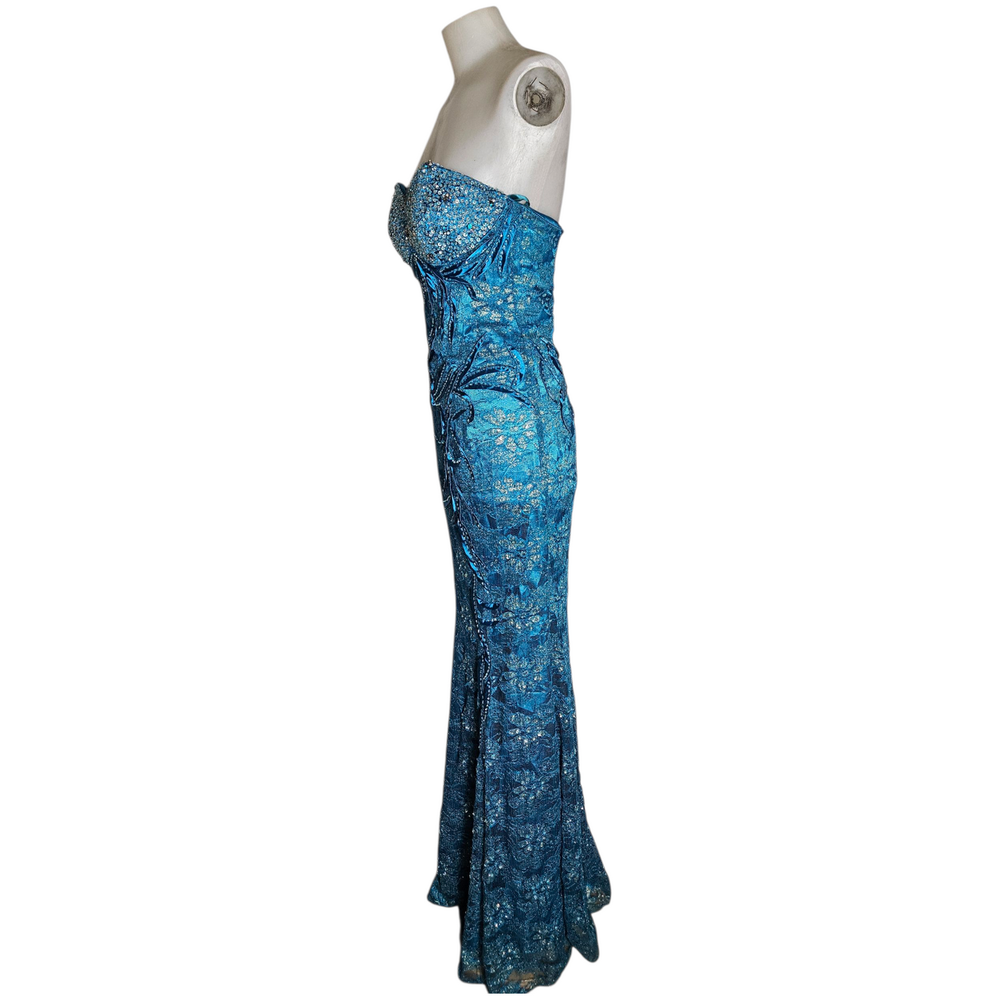 Robe de soirée brodée de perles et sequins