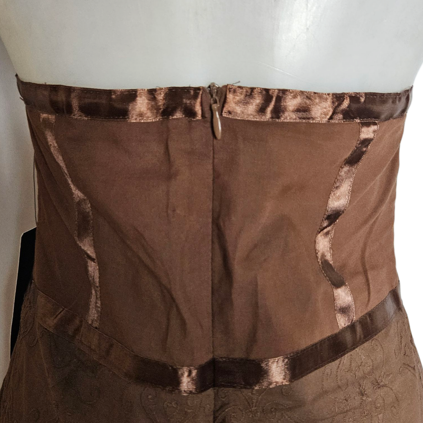 Robe dos nu asymétrique marron