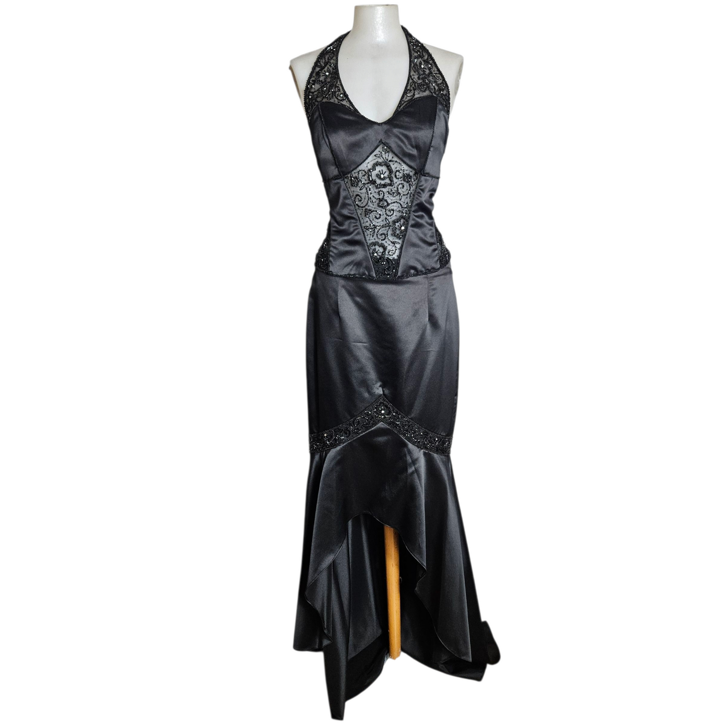 Ensemble satiné brodé de perles