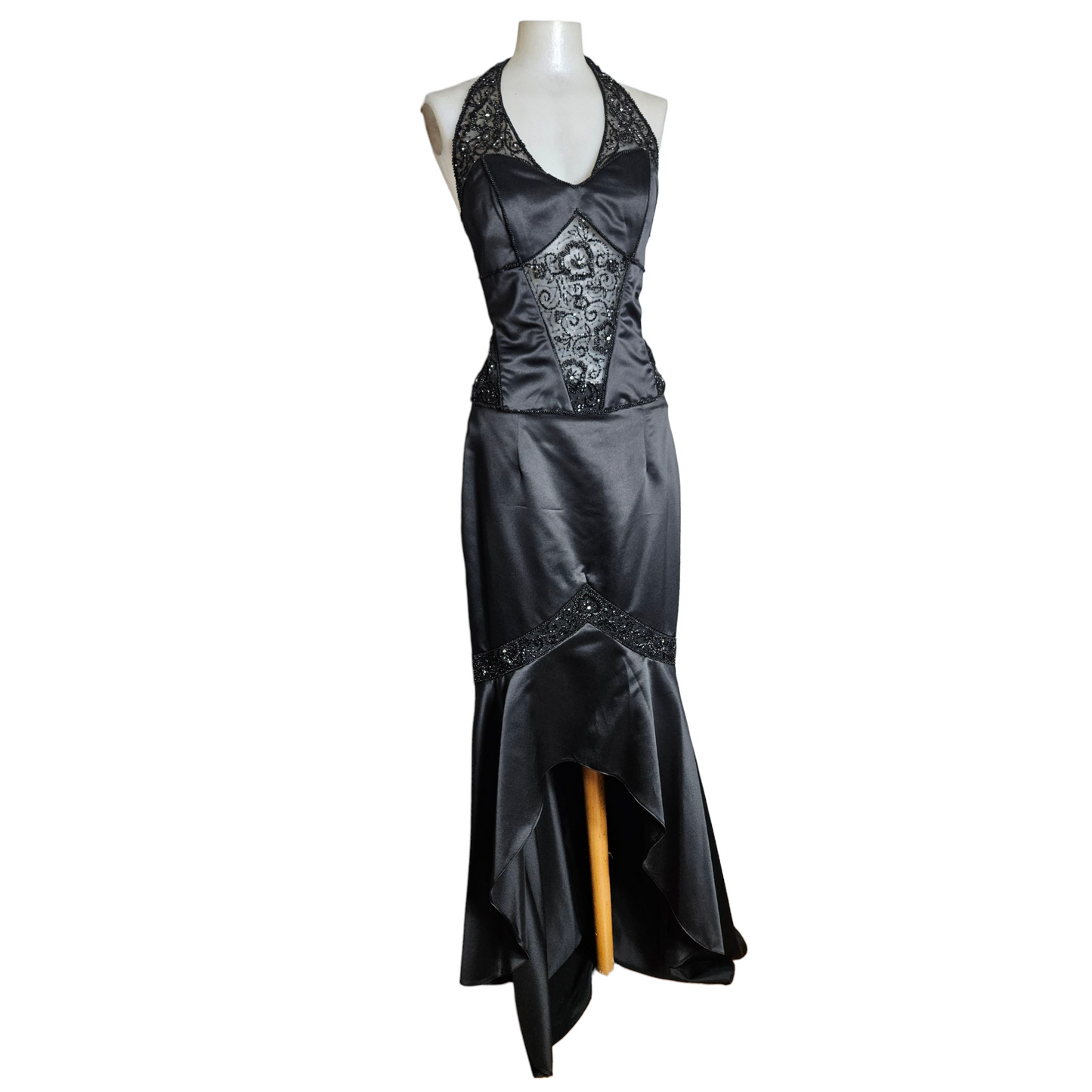 Ensemble satiné brodé de perles
