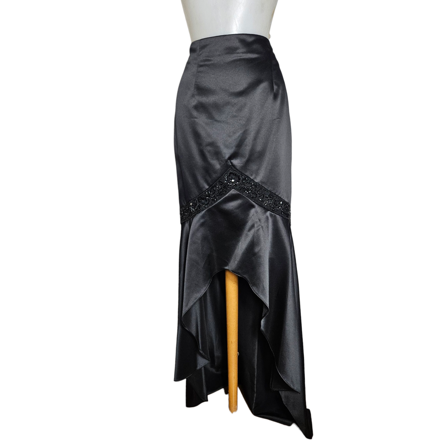 Ensemble satiné brodé de perles