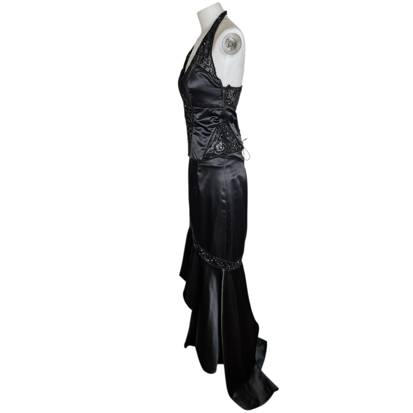 Ensemble satiné brodé de perles