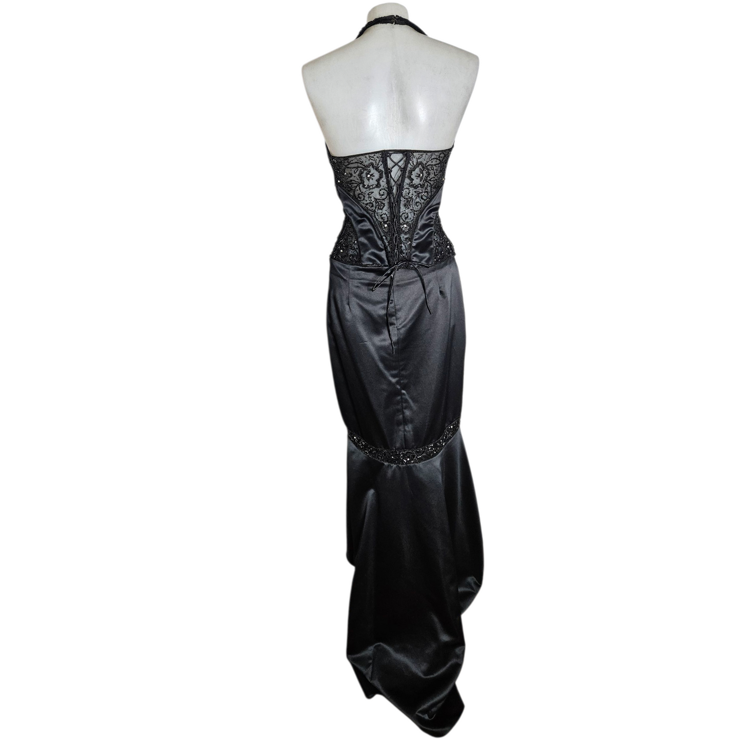 Ensemble satiné brodé de perles