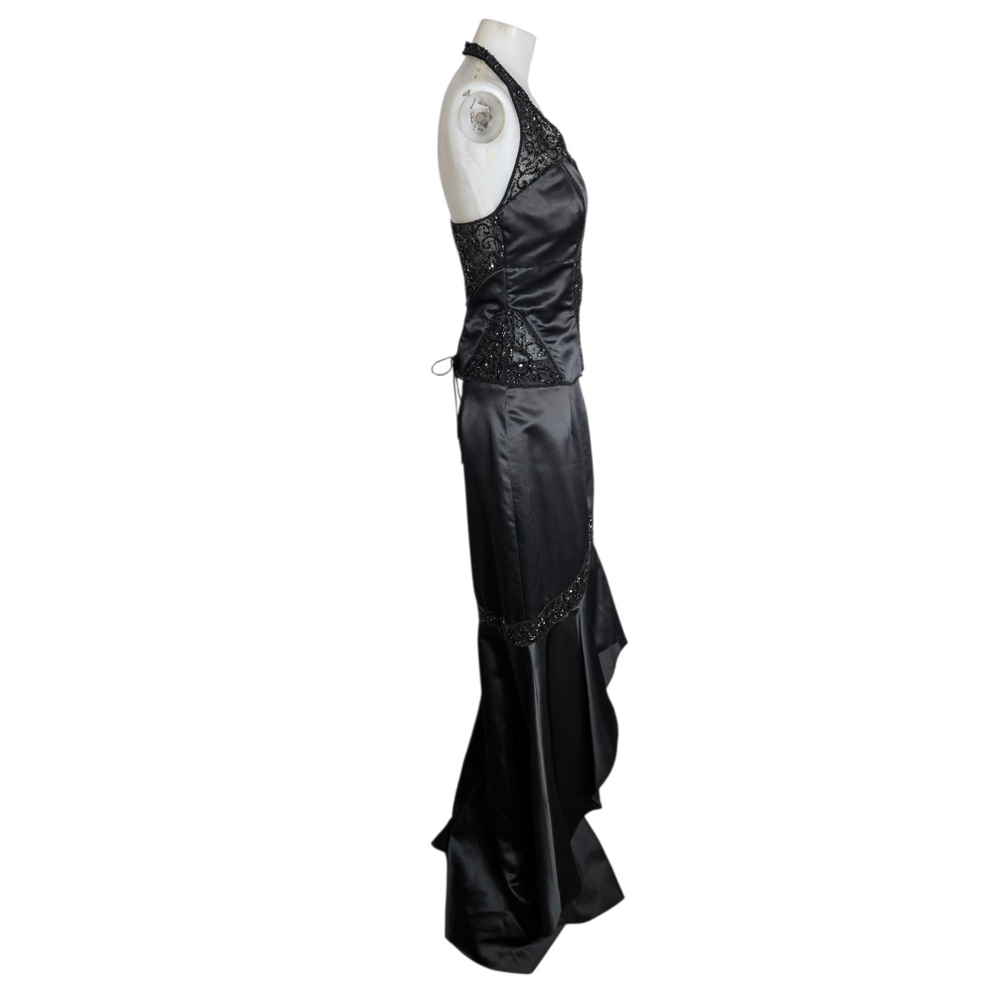 Ensemble satiné brodé de perles