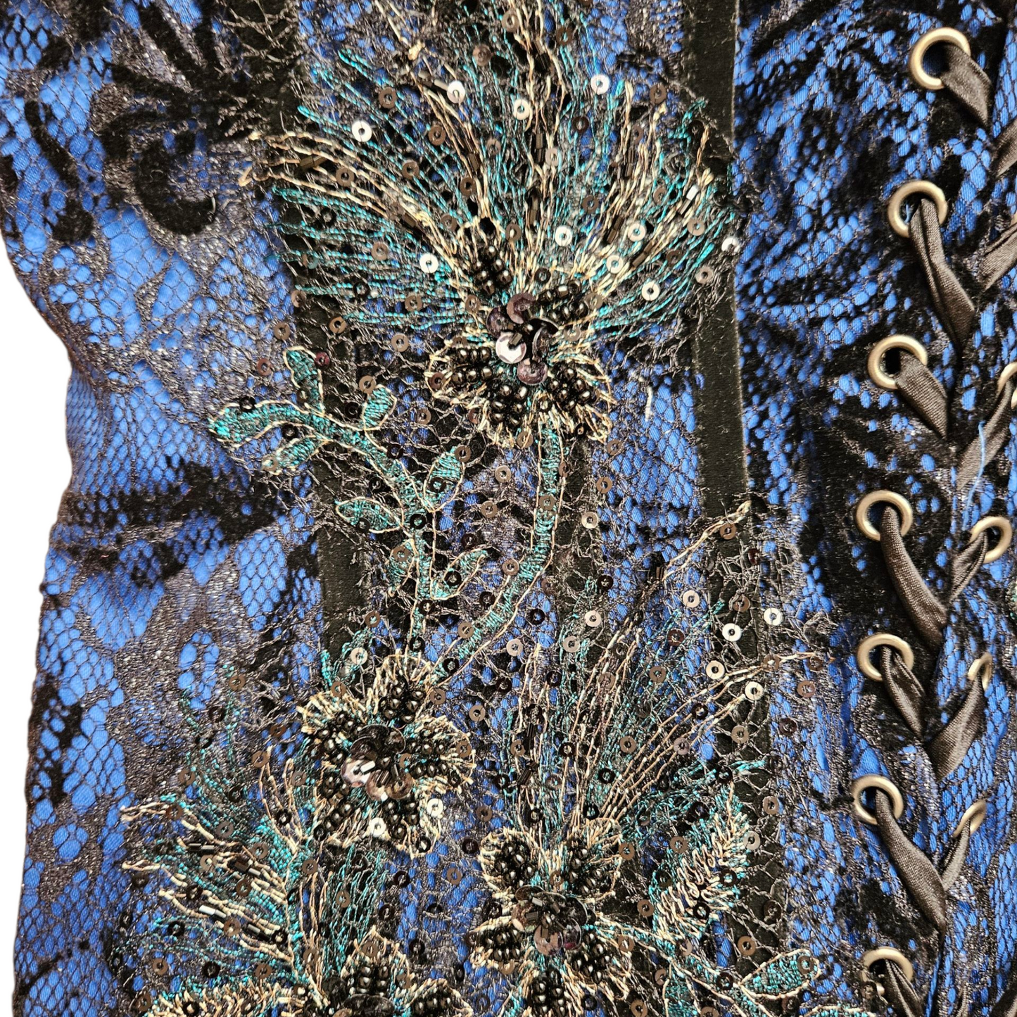 Corset brodé