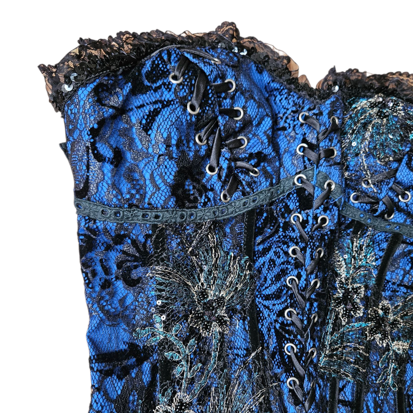 Corset brodé