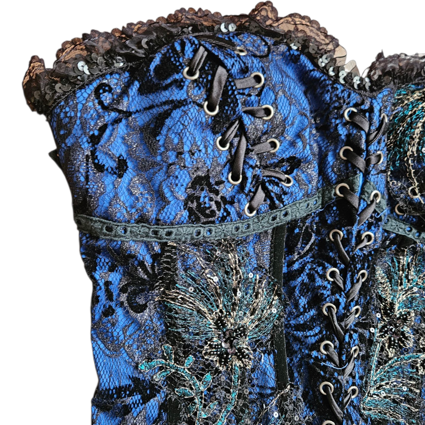 Corset brodé