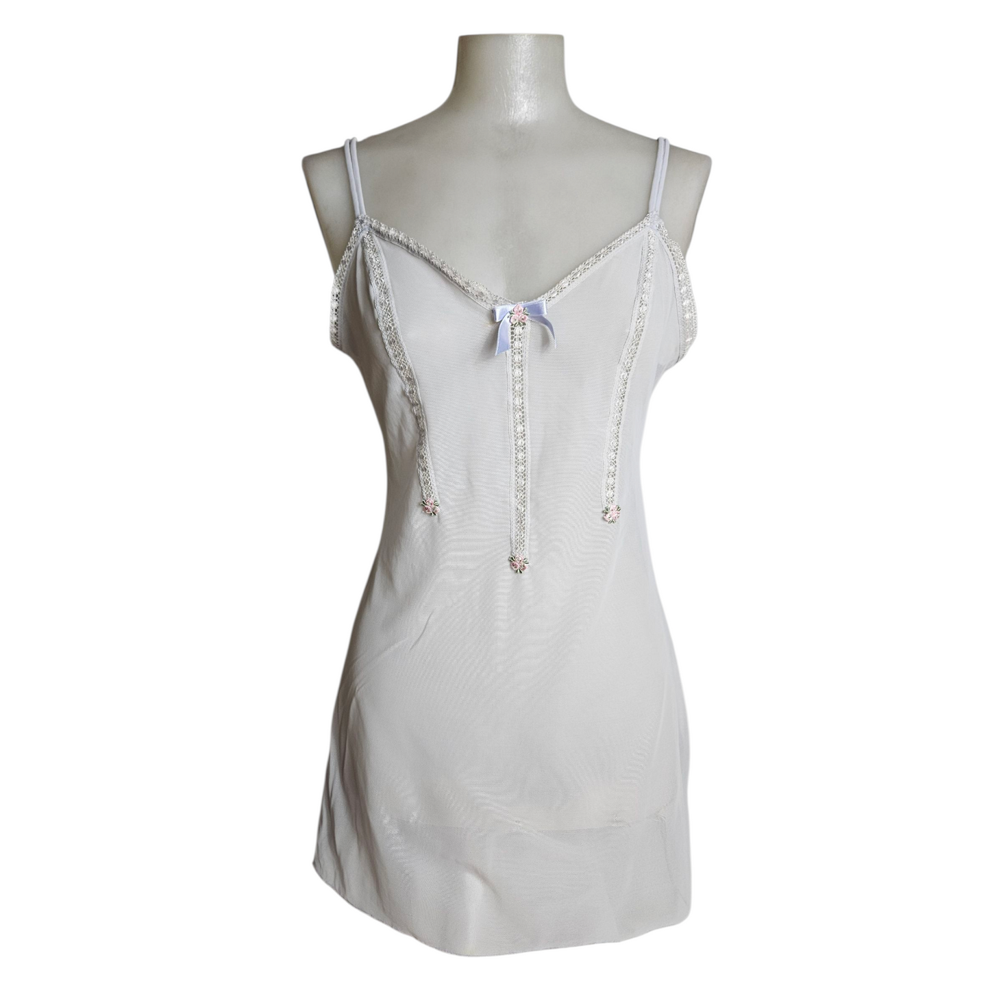 Robe nuisette en voile brodé de fleurs