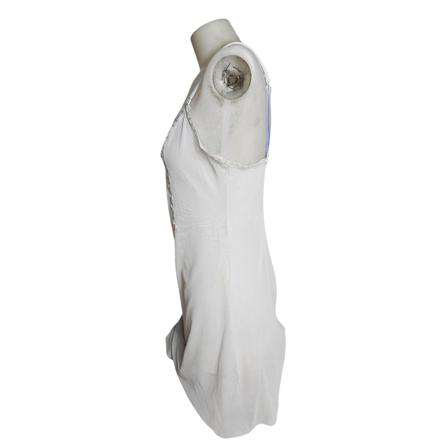Robe nuisette en voile brodé de fleurs