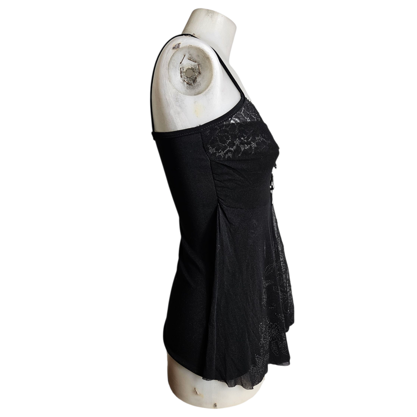 Haut asymétrique en voile brodé