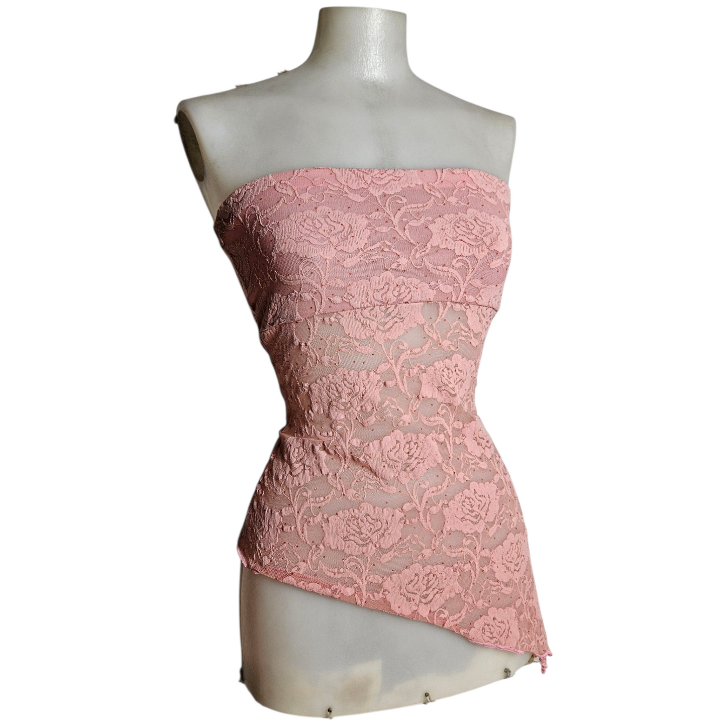 Haut strapless rose asymétrique en dentelle