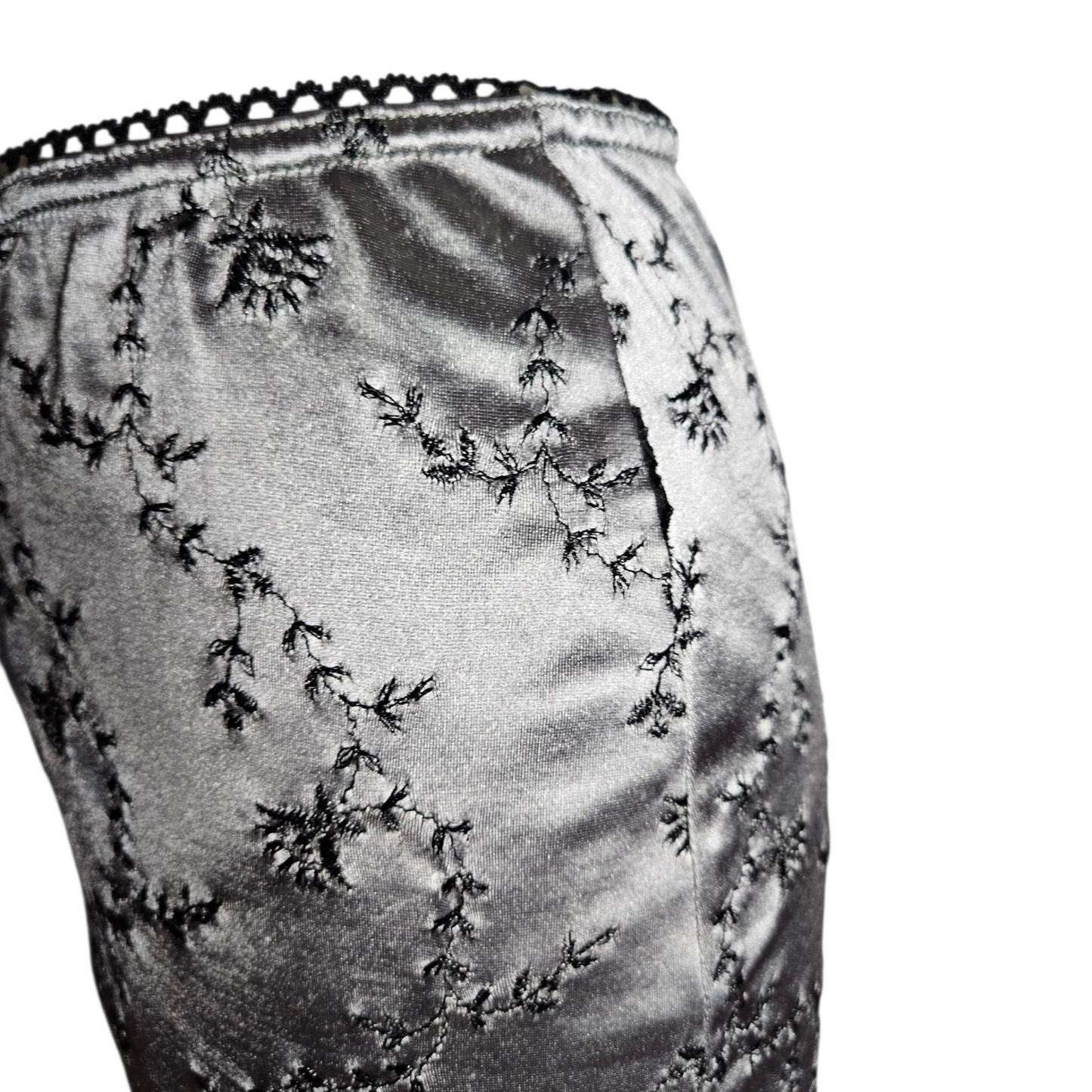 Jupe irisée motifs floral noir