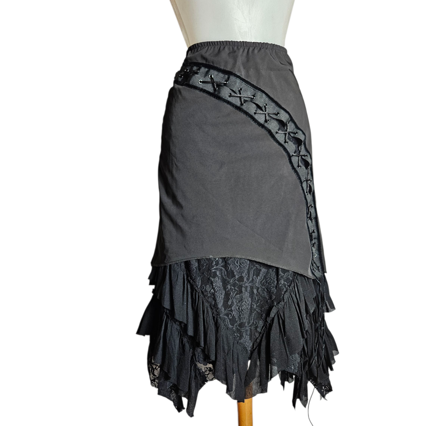 Overlay skirt with lace and lacing details