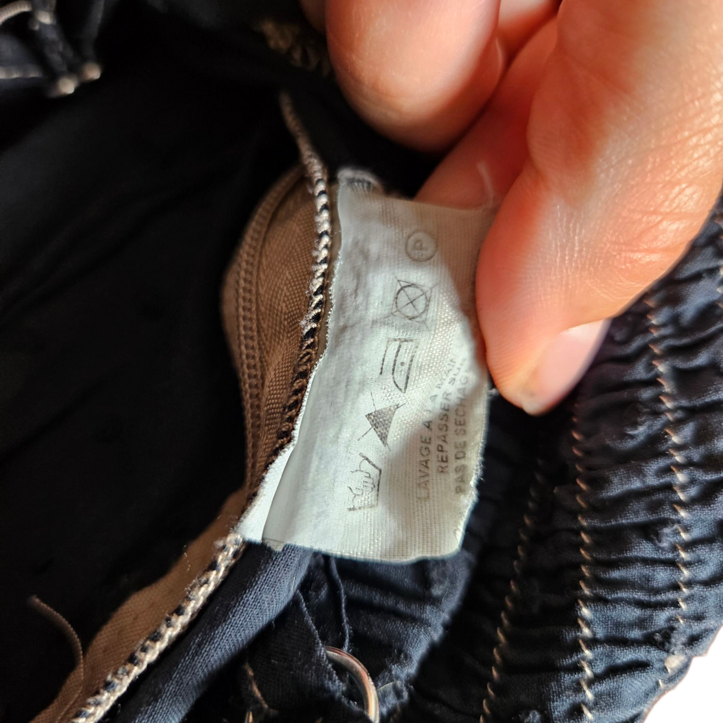 Haut esprit corset details clous plats