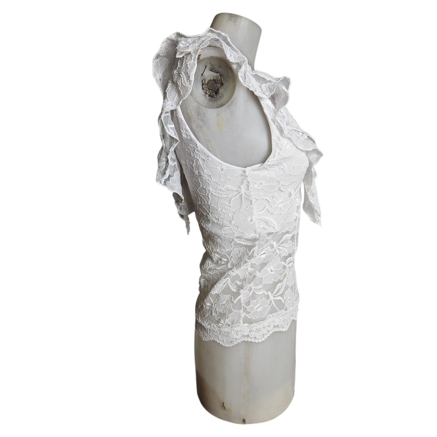 Haut en dentelle blanche à volants