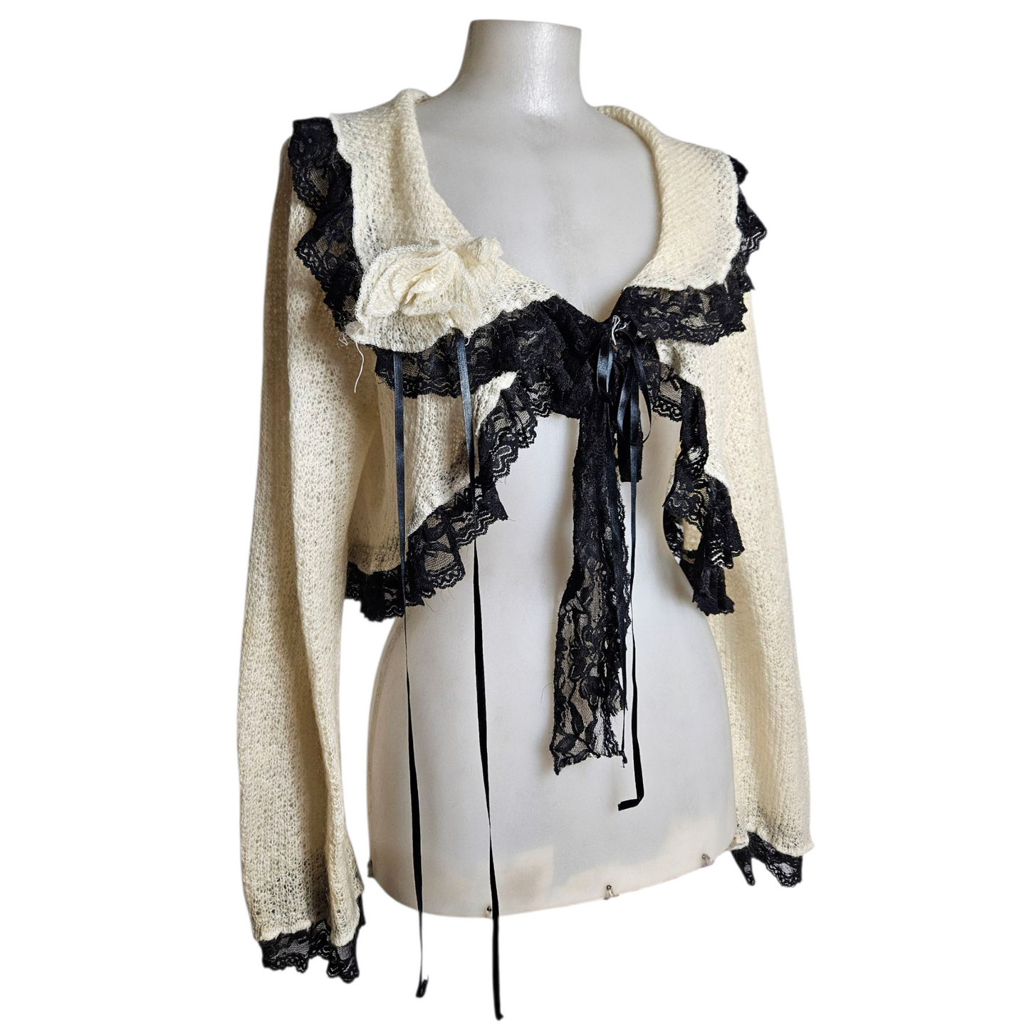 Boléro en crochet détails fleur