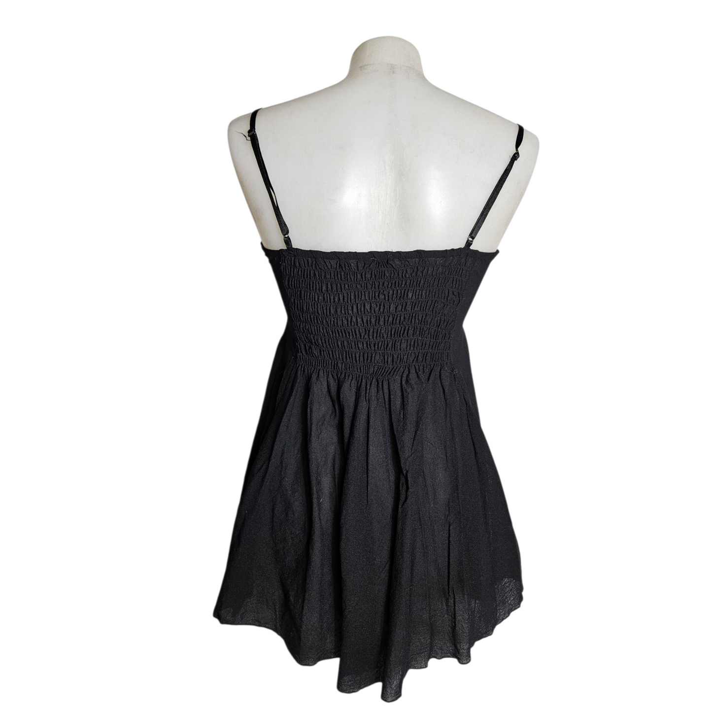Haut asymétrique en voile noir avec noeud