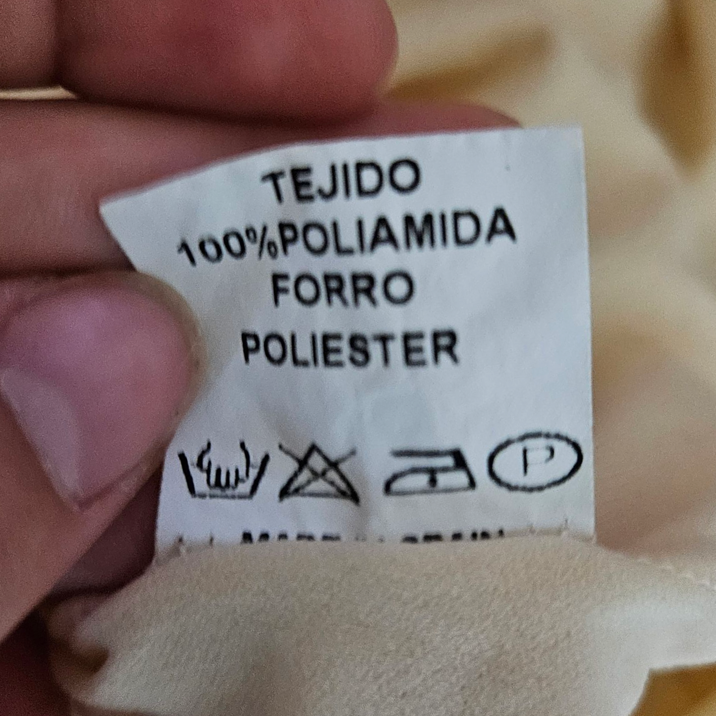 Robe asymétrique en voile dos nu
