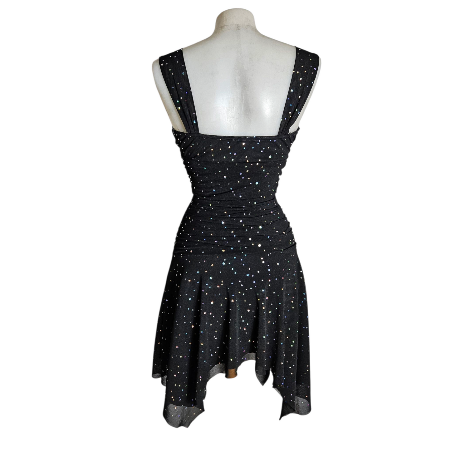 Robe asymétrique en voile détails strass