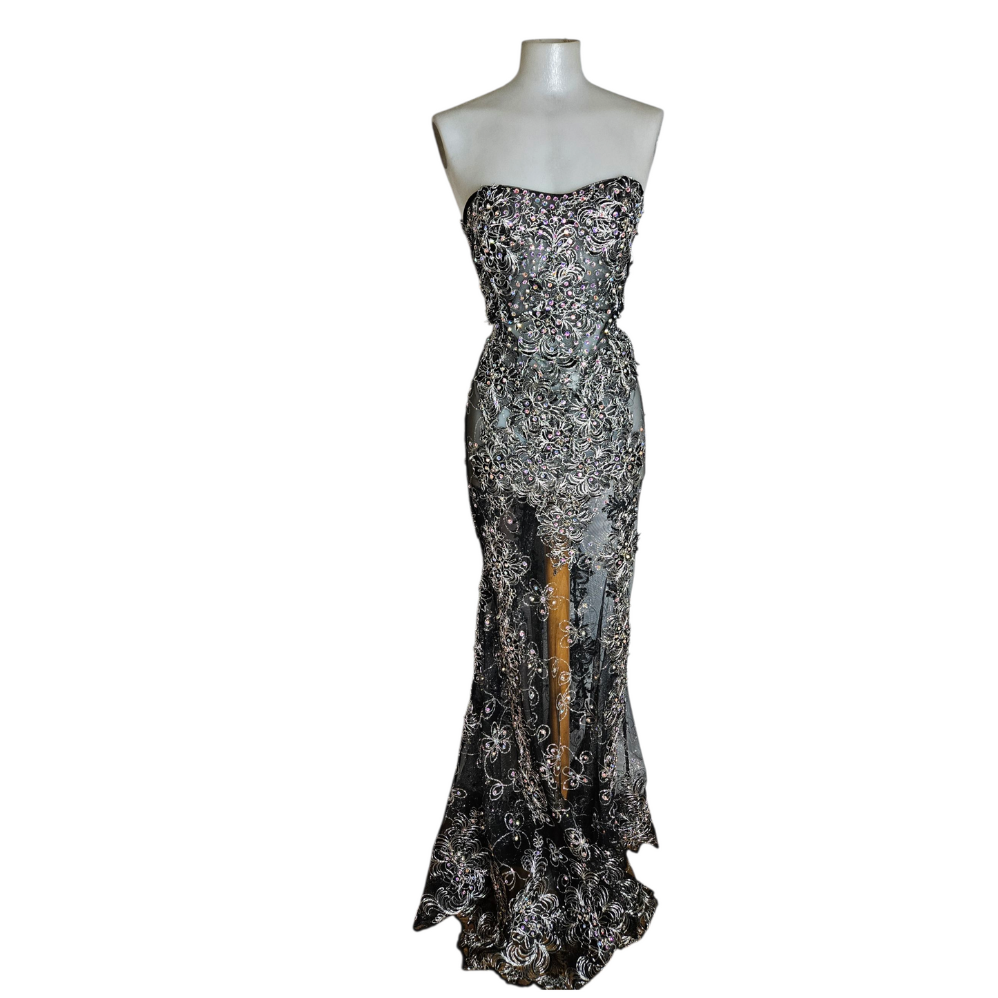 Robe de soirée en transparence brodée