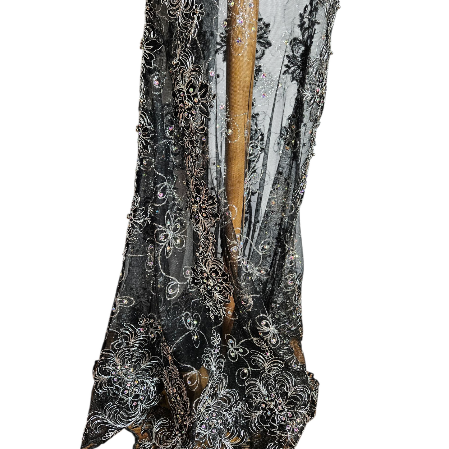 Robe de soirée en transparence brodée