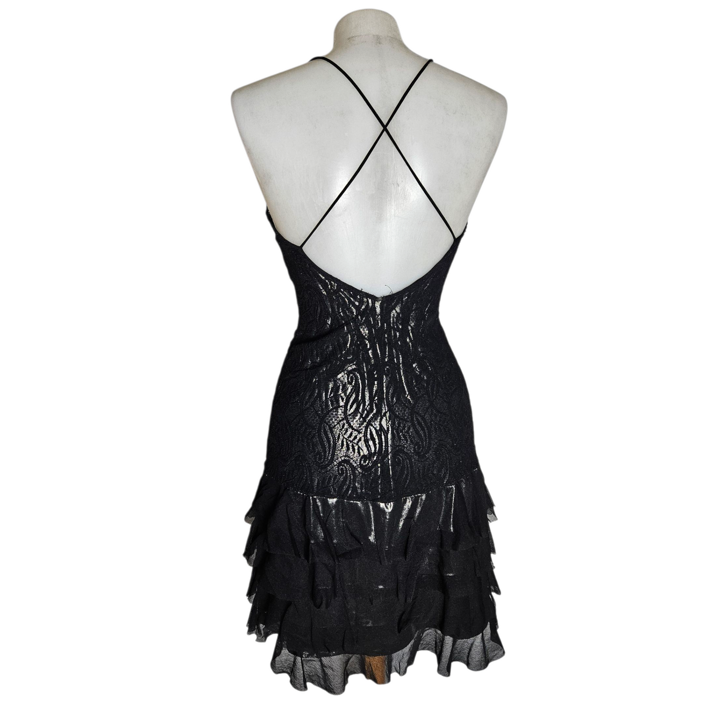 Robe en dentelle doublure argentée