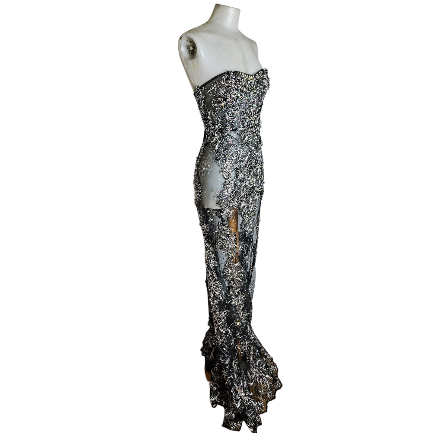 Robe de soirée en transparence brodée