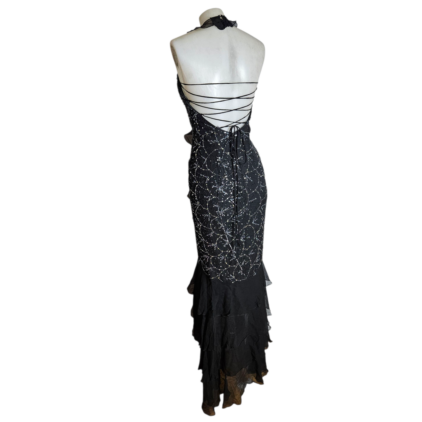 Robe de soirée sos nu brodé de perles, en soie