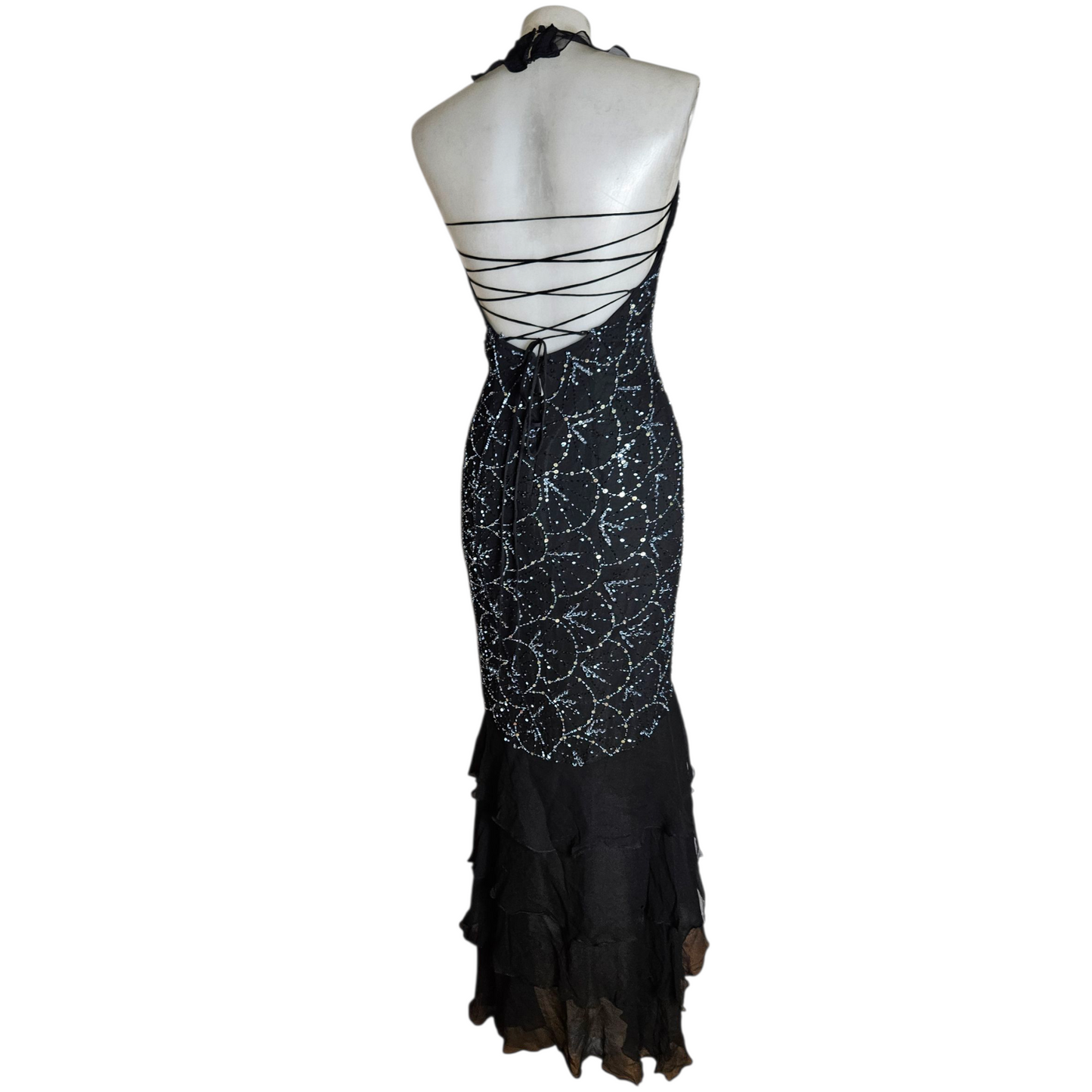 Robe de soirée sos nu brodé de perles, en soie